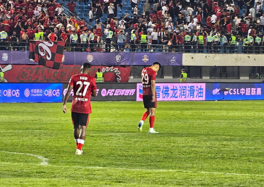 其中前场效
